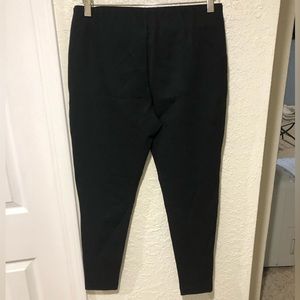 NWT Banana Republic women’s size medium petite high rise skinny black pants.
